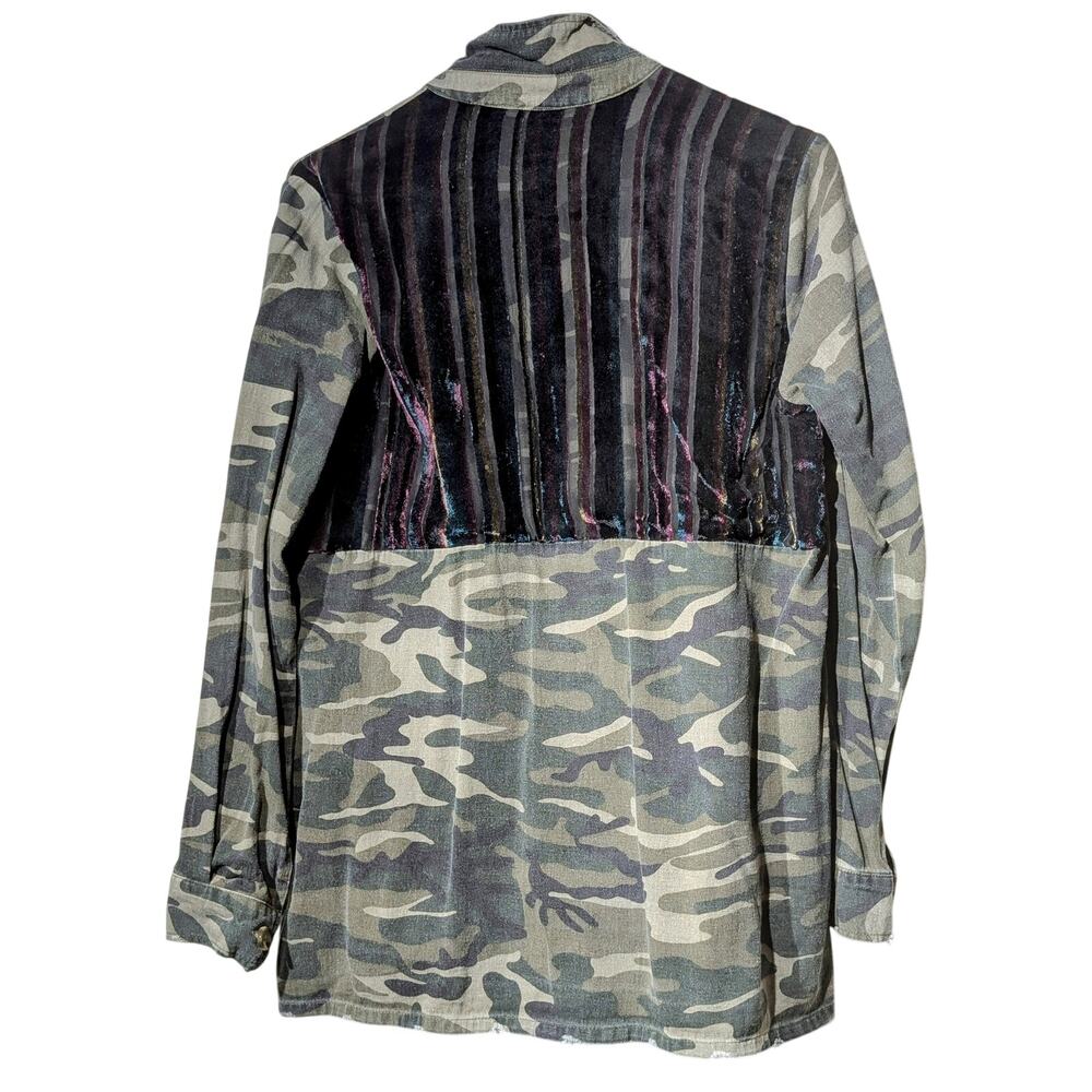 Mystree Shabby Chic Camo Velvet Trim Distressed Button Front Jacket Sz S - Picture 2 of 13